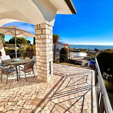 Villa Edith - Stupenda Villa Con Terrazzo Vista Mare E Spiaggia Inclusa Numana Bagian luar foto